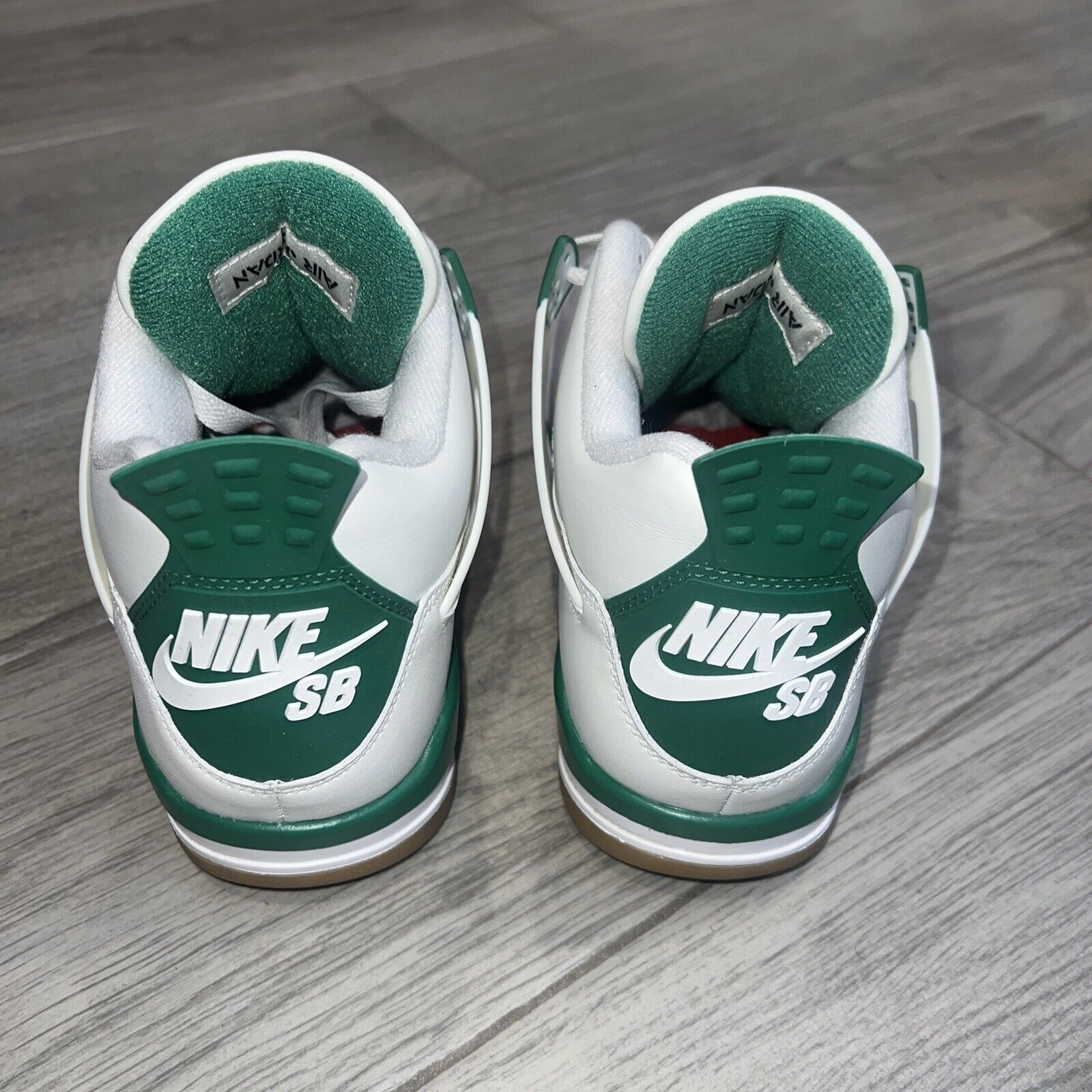 A1  Batch  Nike SB x Air Jordan 4 “Pine Green”Calaite review Gustavo Cardenas 02