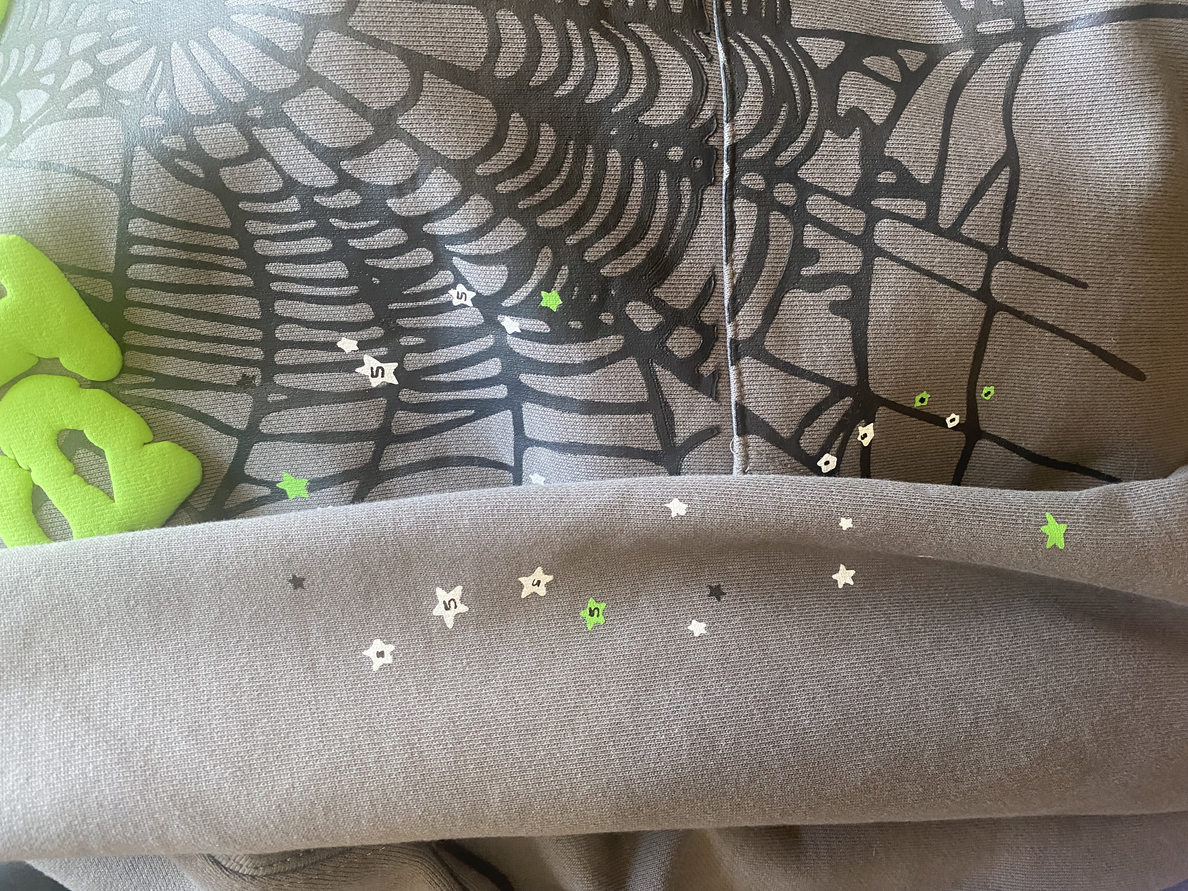 Sp5der-Hoodie 5002 review Aidan 03