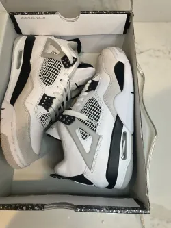 PB  Batch  Air Jordan 4 Retro Military Black review Smokkkahontas 01