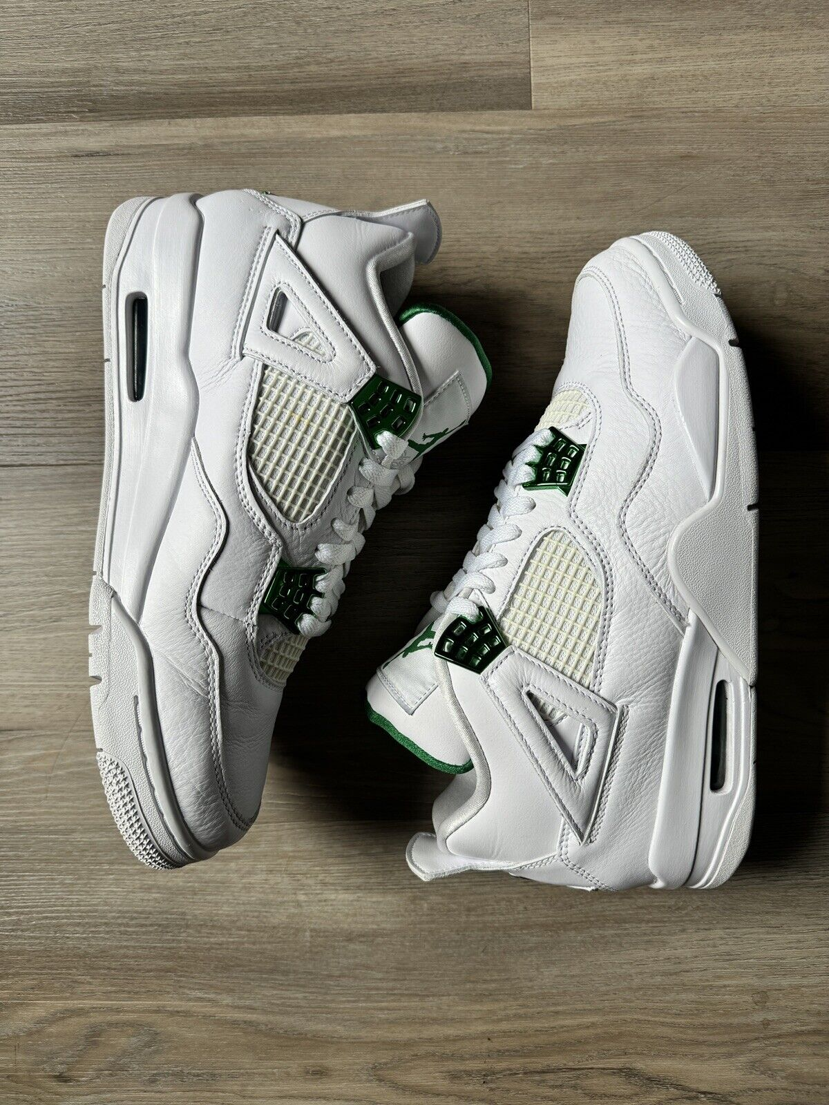 PB  Batch  Air Jordan 4 Retro Metallic Green review Makda 02