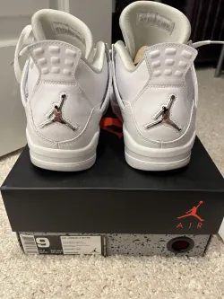 A1  Batch  Air Jordan 4 Retro Pure Money review Henry C Carter 01