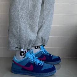 SX Run The Jewels × Nike Dunk SB Low Blue Haired Monster review Rachael Mom 02