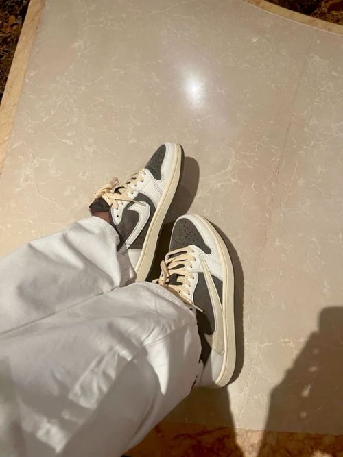 XH Travis Scott x Air Jordan 1 Low Reverse Mocha review 