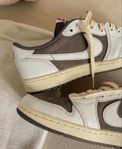 XH Travis Scott x Air Jordan 1 Low Reverse Mocha review Noah 02