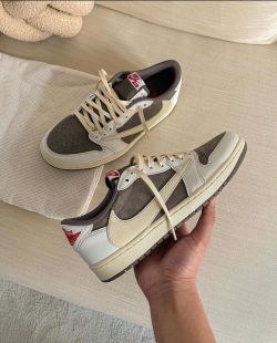 XH Travis Scott x Air Jordan 1 Low Reverse Mocha review Noah 03
