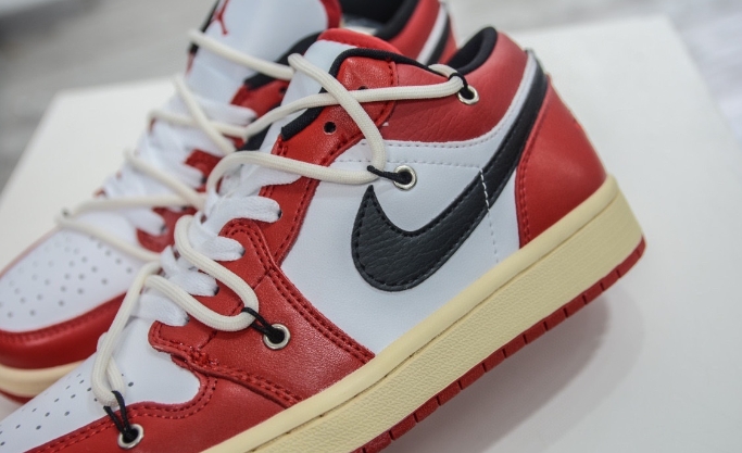 XH Air Jordan 1 Low Chicago Bandage review Daniel 02