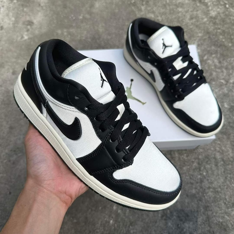 XH Air Jordan 1 Low New Black and White Panda review Mila 01