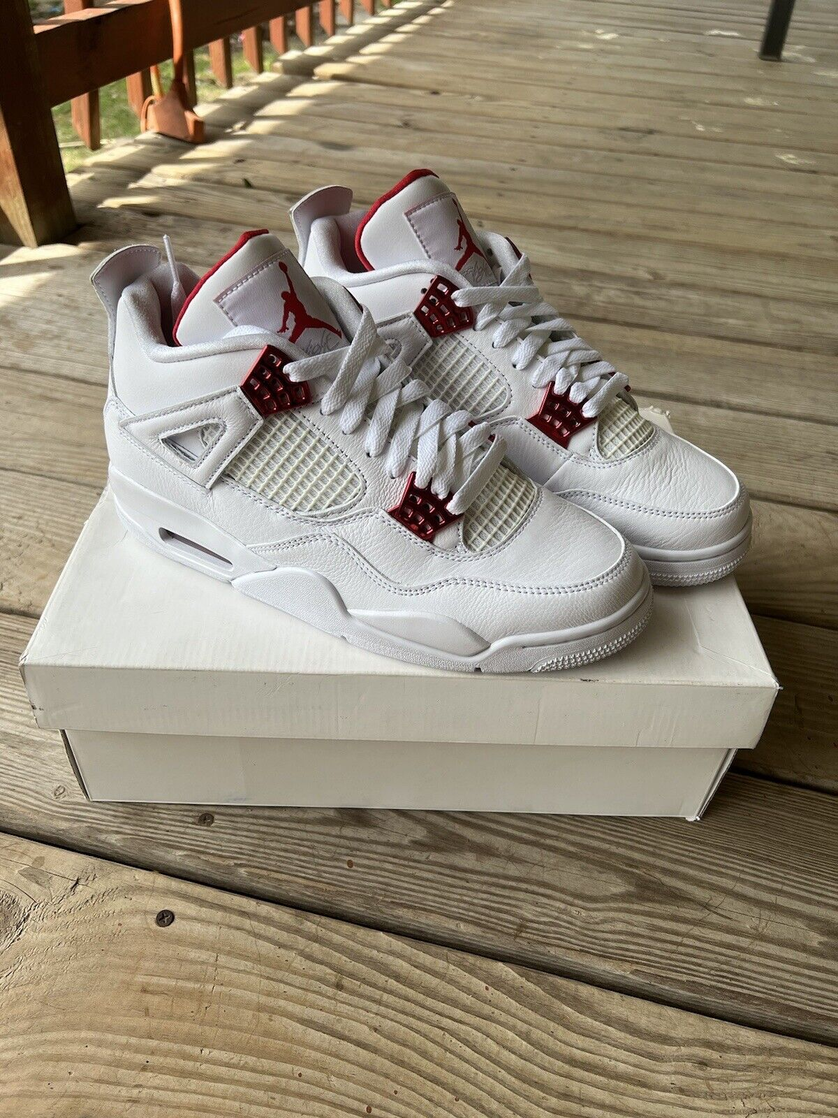 A1  Batch  Air Jordan 4 White University Red review Lee Messina 02