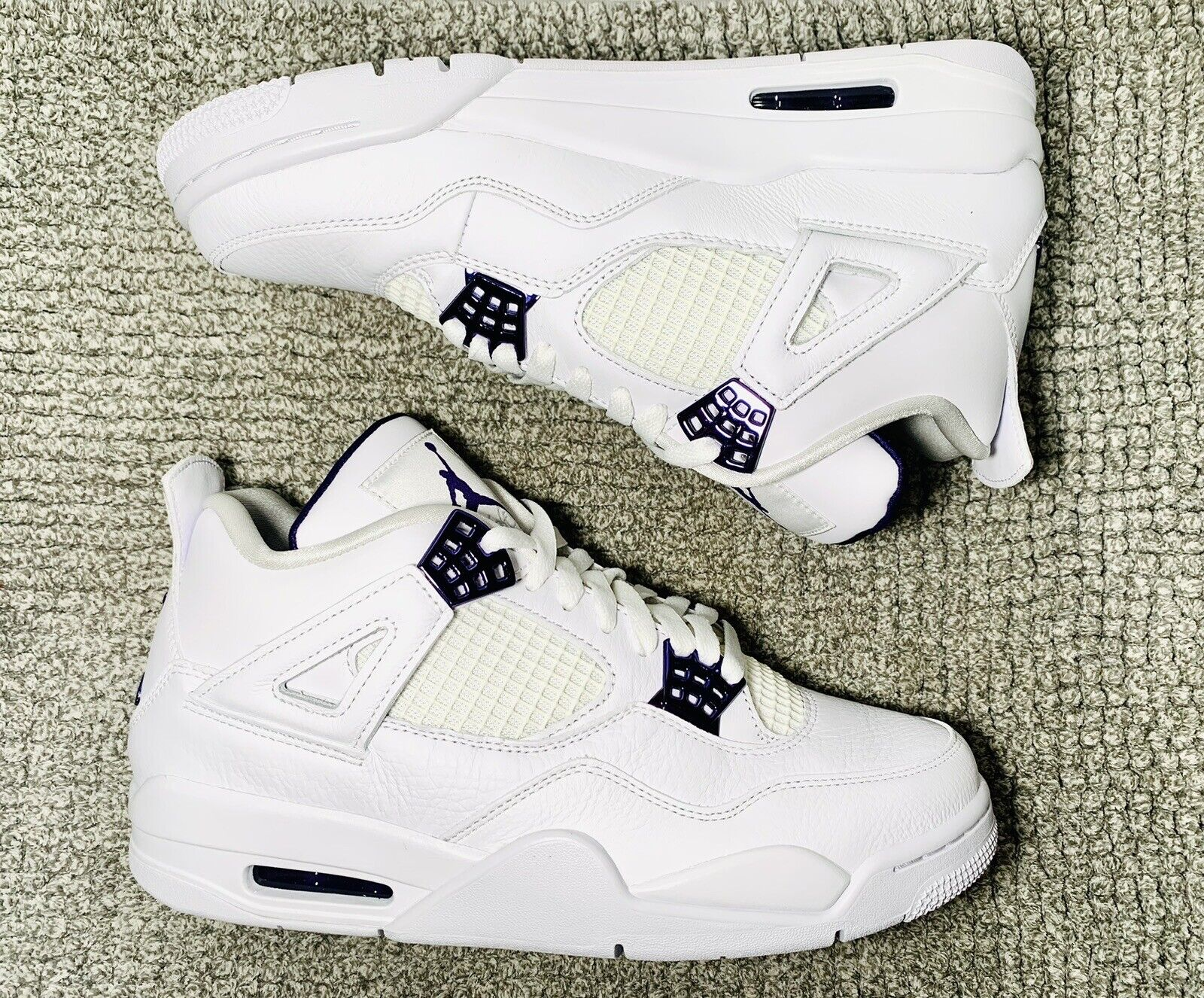 A1  Batch  Air Jordan 4 Retro Purple Metallic review J. Carnes 01