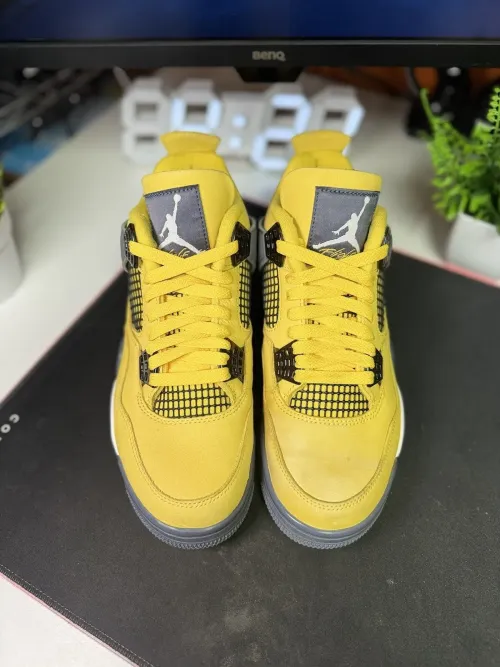 A1  Batch Air Jordan 4 Retro LS Lightni review 