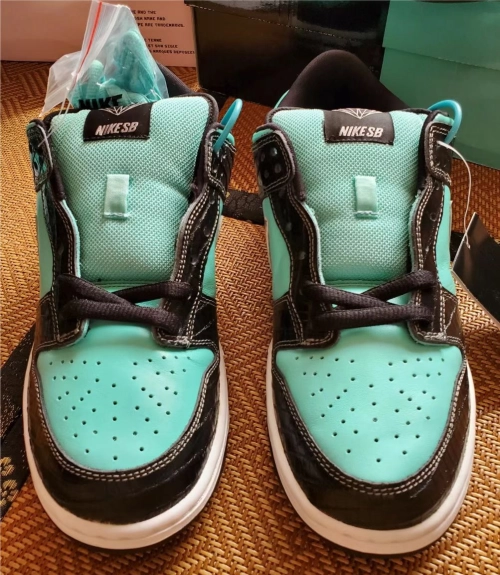 GB Diamond Supply Co. x Nike SB Dunk Low Diamond review 