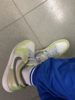 XH Air Jordan aj1 Low Green White review Ella 01