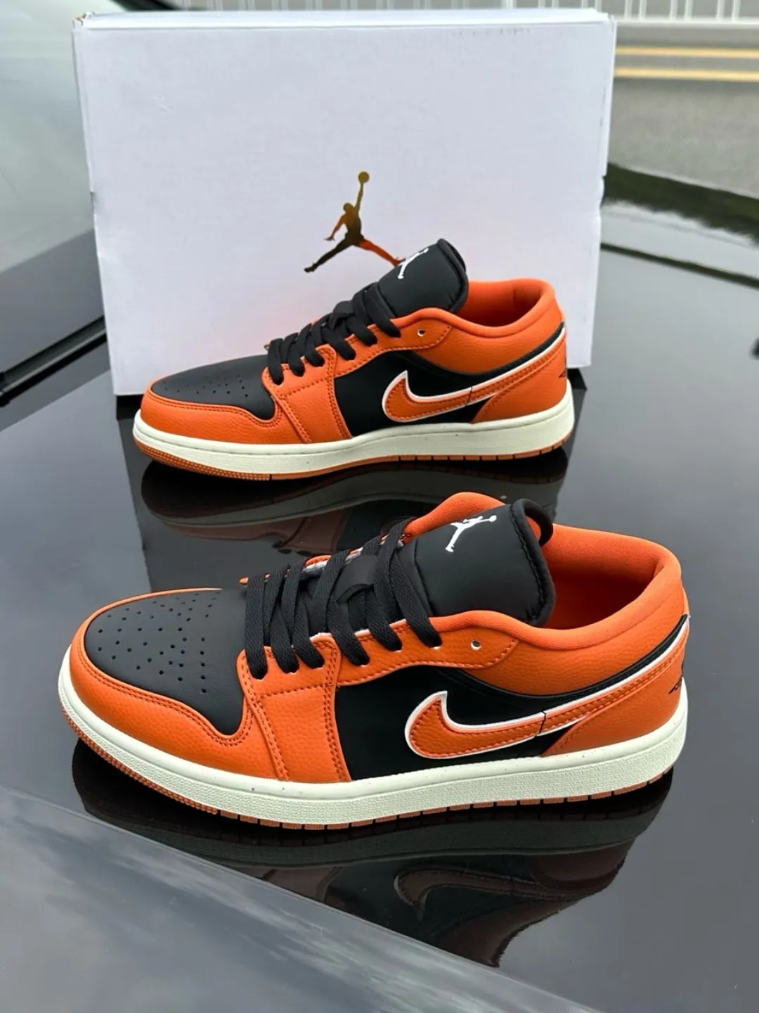 XH Travis Scott x Air Jordan 1 Low WMNS “Sport Spice” review Penelope