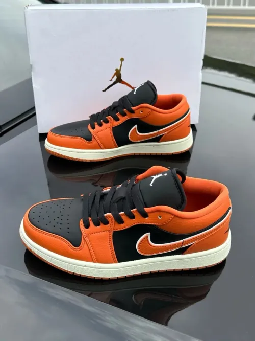 XH Travis Scott x Air Jordan 1 Low WMNS “Sport Spice” review 