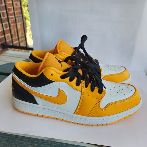 XH Air Jordan 1 Low “University Gold” review Madison