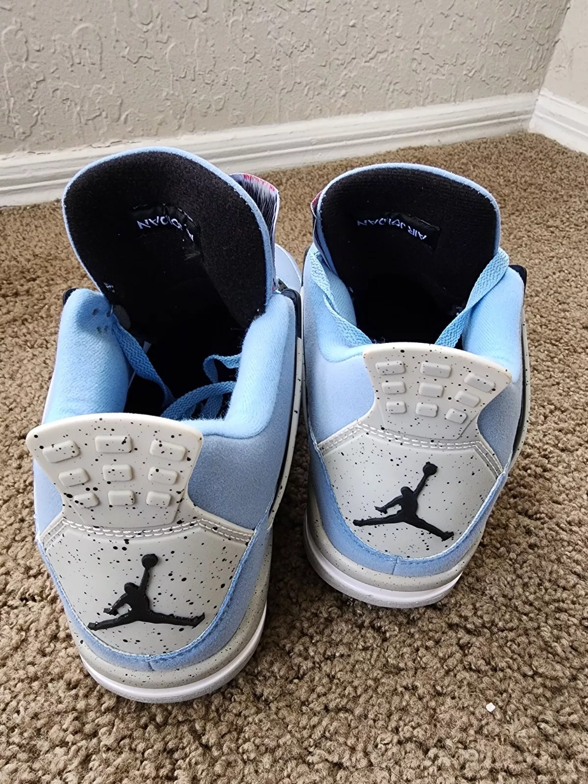 PB Batch  Air Jordan 4 SE University Blue review 1