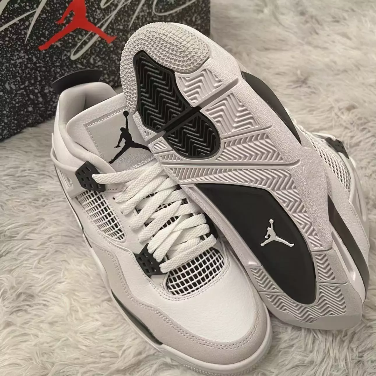 PB Batch  Air Jordan 4 Retro Military Black review 1