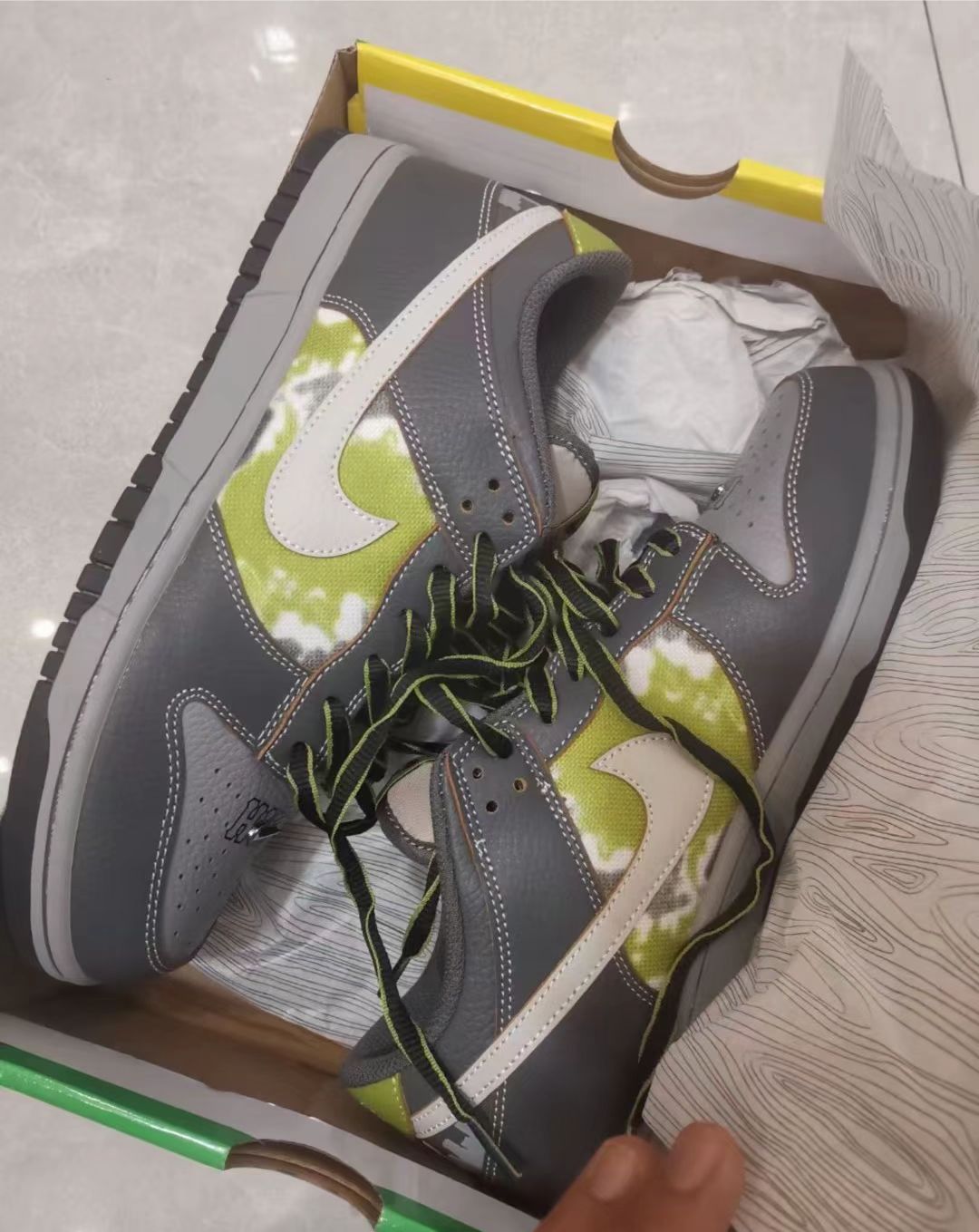 SX HUF x Nike Dunk Low SB Friends and Family review Victoria Escobar