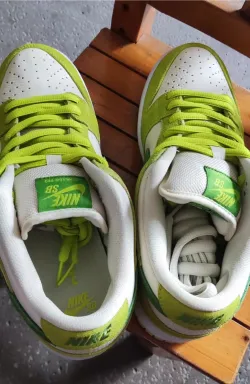 GB Nike Dunk Low Sour Apple review Sandra Ki 02