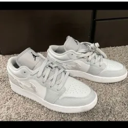 XH Air Jordan 1 Low White Camo review Sophia