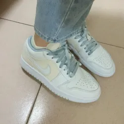 XH Air Jordan 1 Low Canvas review Ella