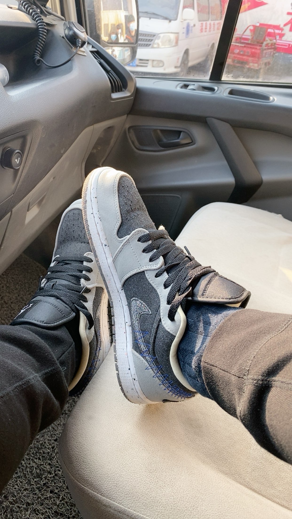 XH Air Jordan 1 Low SE Crater review Mila 01