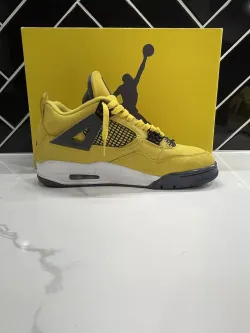 PB Batch  Air Jordan 4 Retro Lightning review Bobby Venuto 01