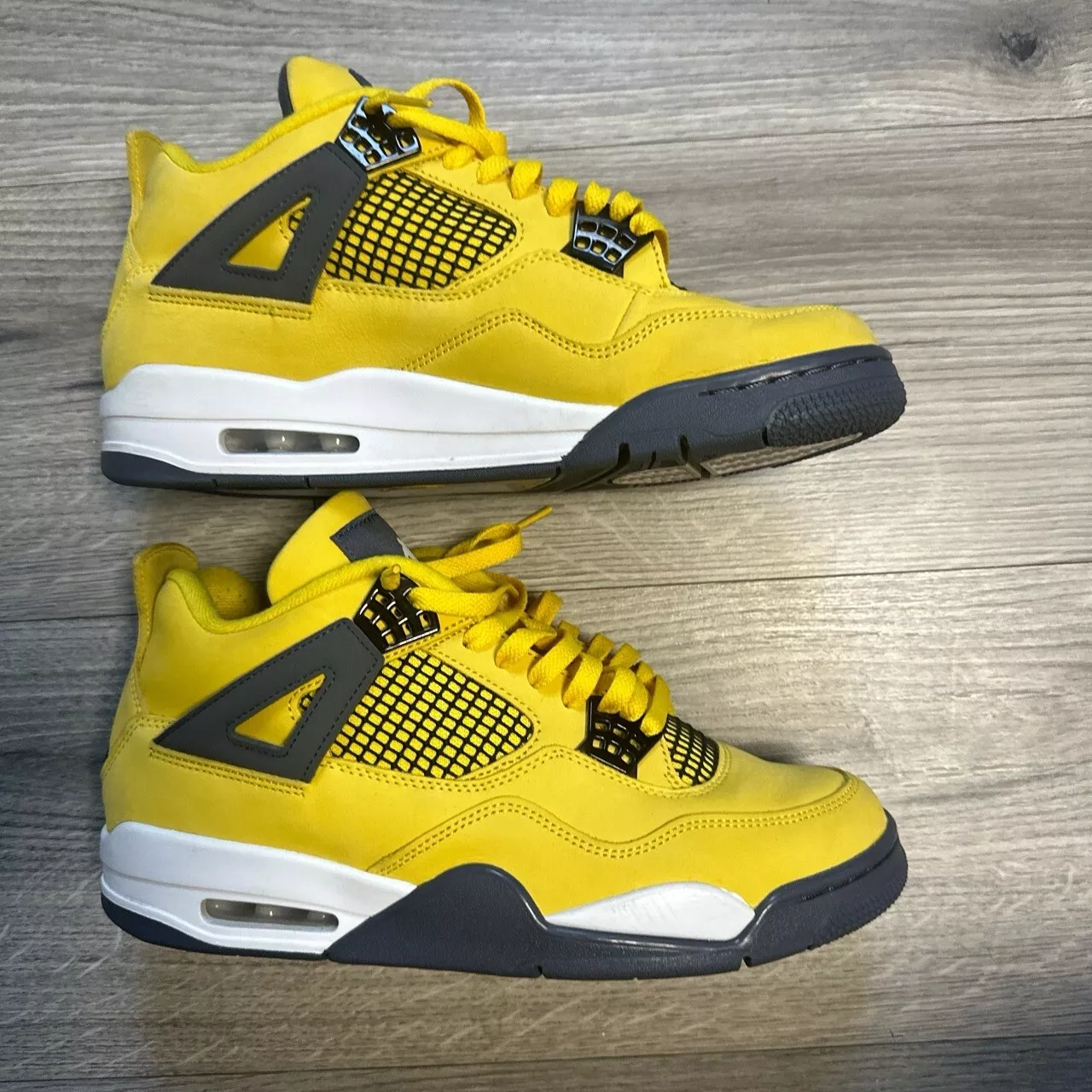 PB Batch  Air Jordan 4 Retro Lightning review Kim Lawrence 01