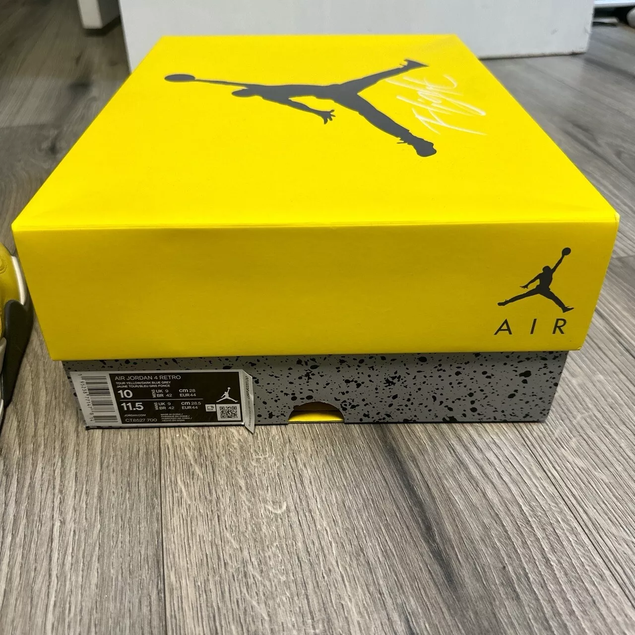 PB Batch  Air Jordan 4 Retro Lightning review Kim Lawrence 02