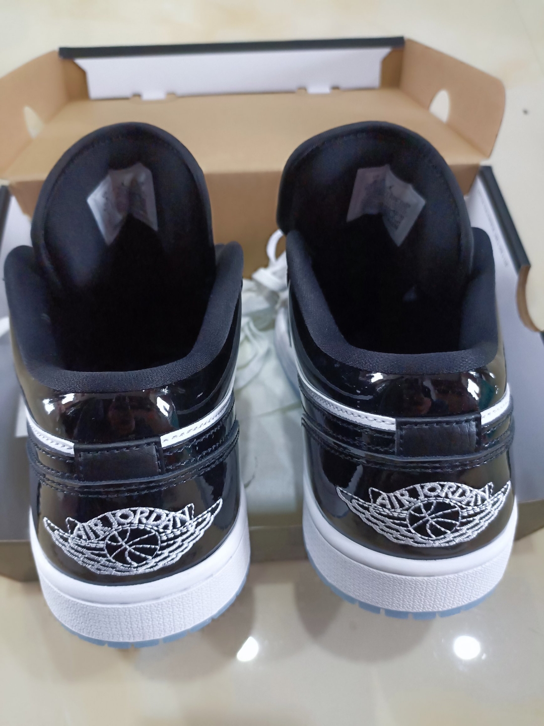XH Air Jordan 1 Low “Concord” review Joseph 04