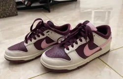 SX Nike Dunk Low “Valentine's Day” review Holly S. 01