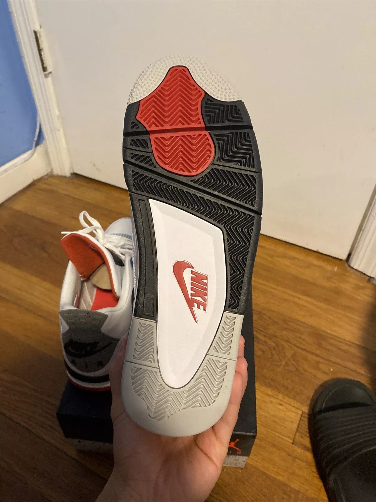 PB Batch  Air Jordan 4 Retro“What The” review Anthony Albani 02