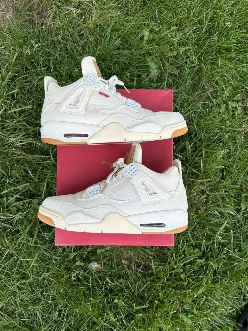 PB Batch  Levis x Air Jordan 4 Levi's White review 