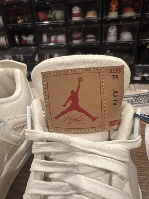 PB Batch  Levis x Air Jordan 4 Levi's White review 