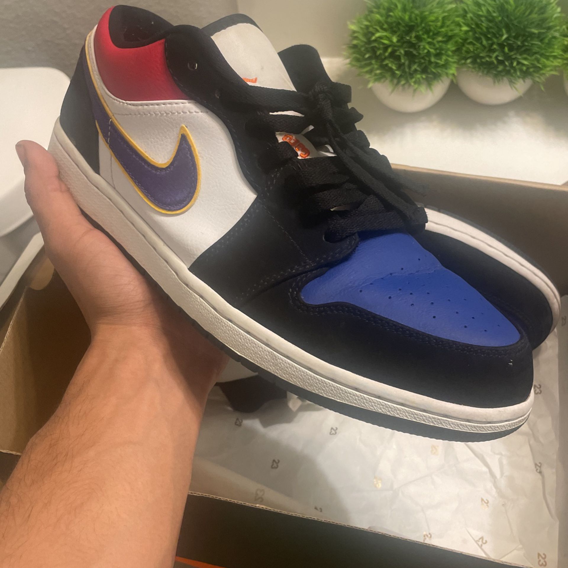 XH Air Jordan 1 Low Lakers Top 3 review Charlotte 02