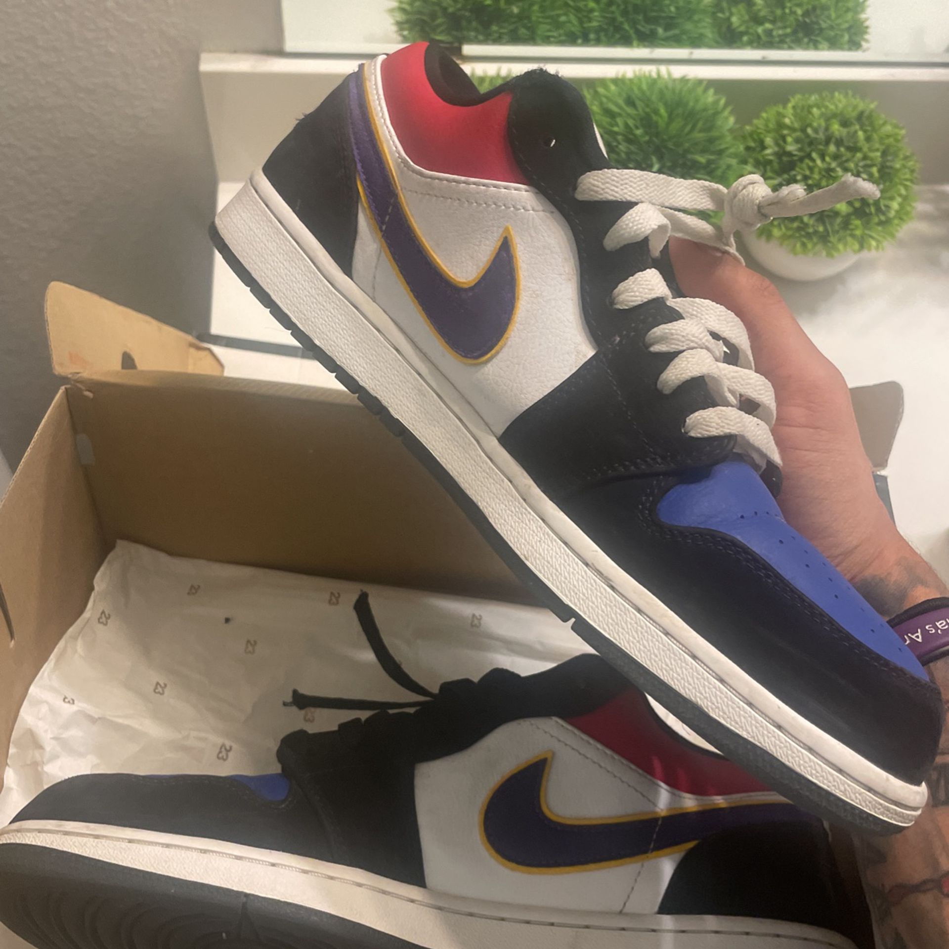 XH Air Jordan 1 Low Lakers Top 3 review Charlotte 03