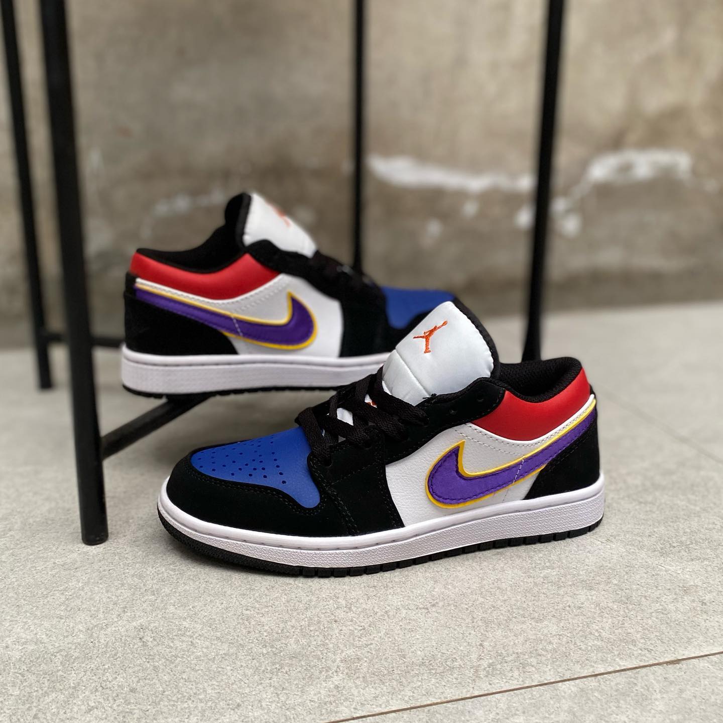 XH Air Jordan 1 Low Lakers Top 3 review Daniel 01