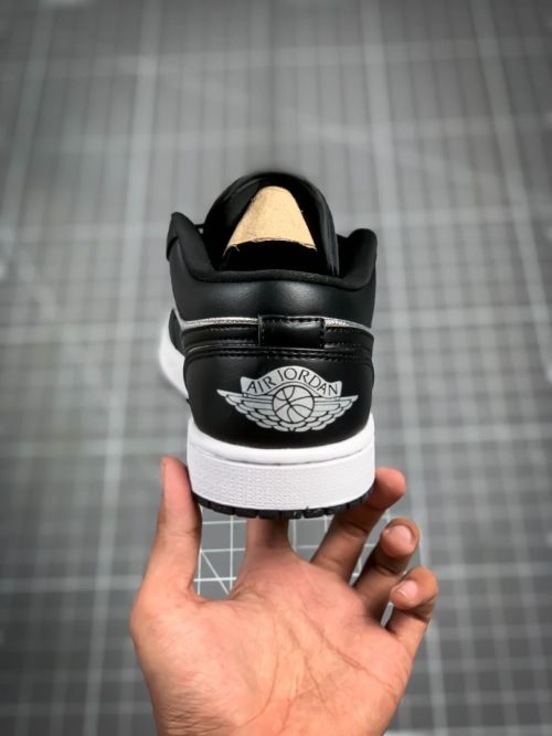 XH Air Jordan 1 Low SE Silver Toe review 