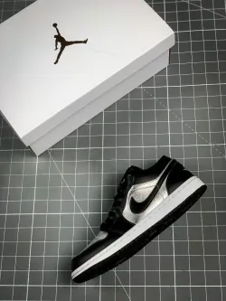 XH Air Jordan 1 Low SE Silver Toe review John 02