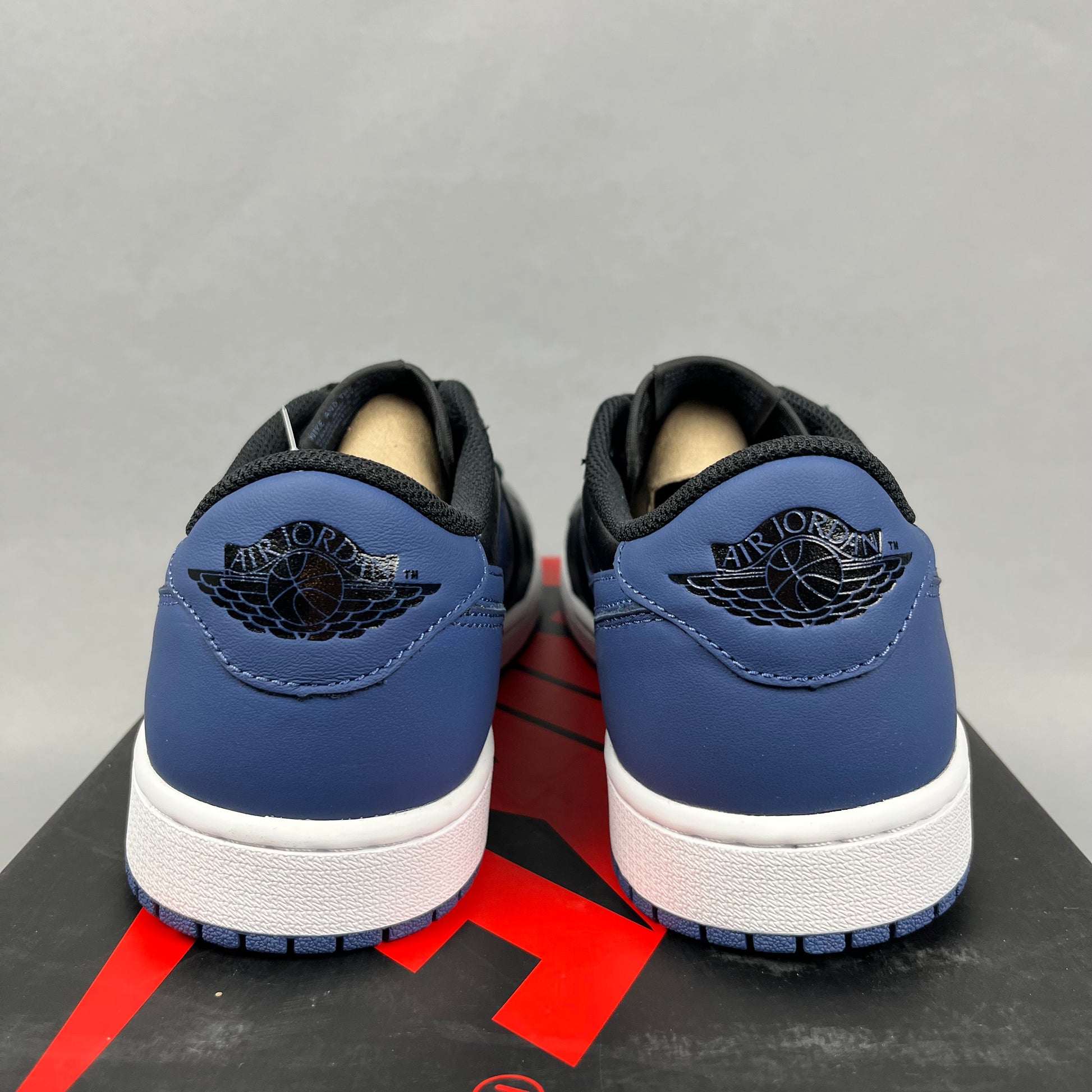 XH Air Jordan 1 Low Black Blue review Ruby 03