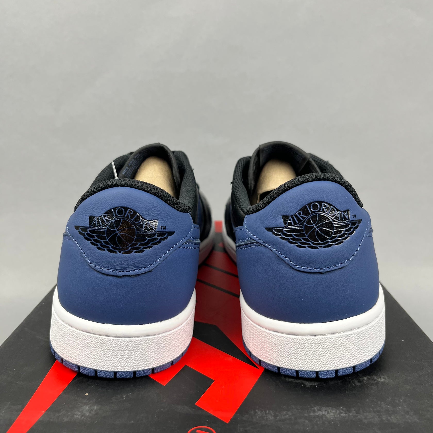 XH Air Jordan 1 Low Black Blue review Ruby 04