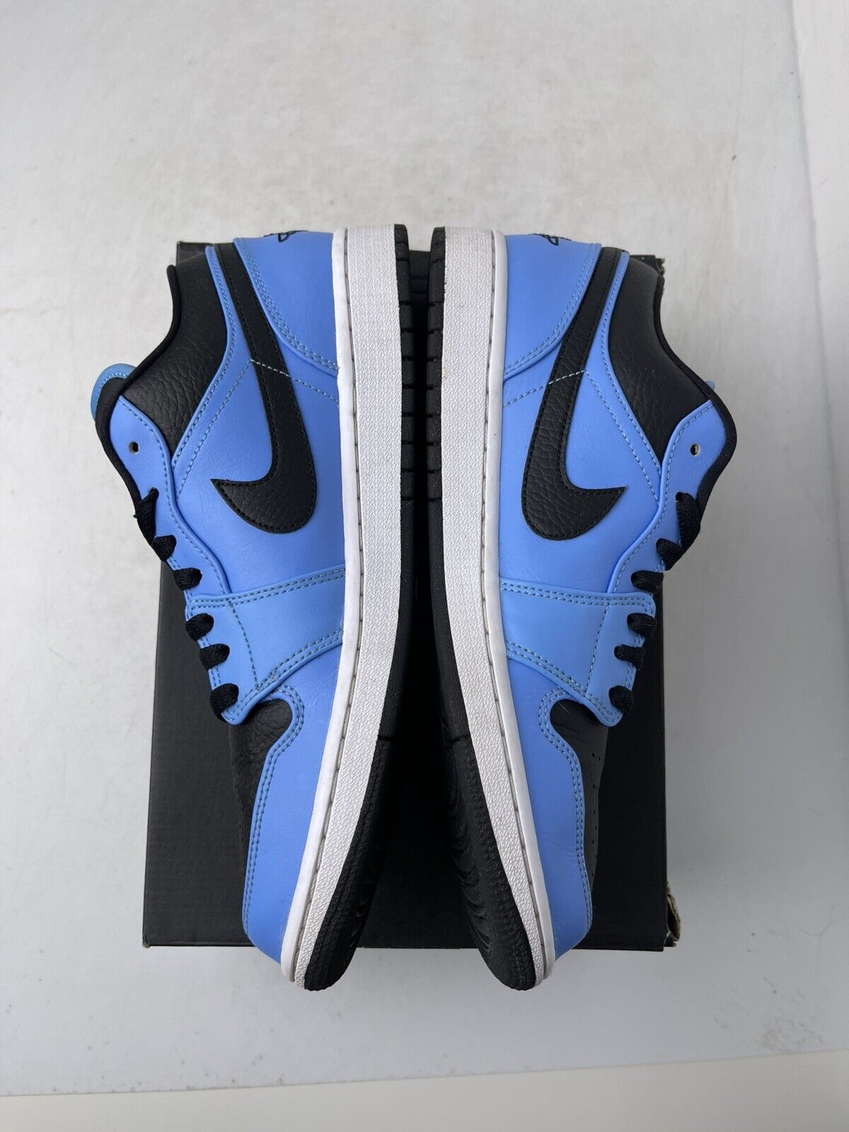 XH Air Jordan 1 Low University Blue Black review Paisley 04