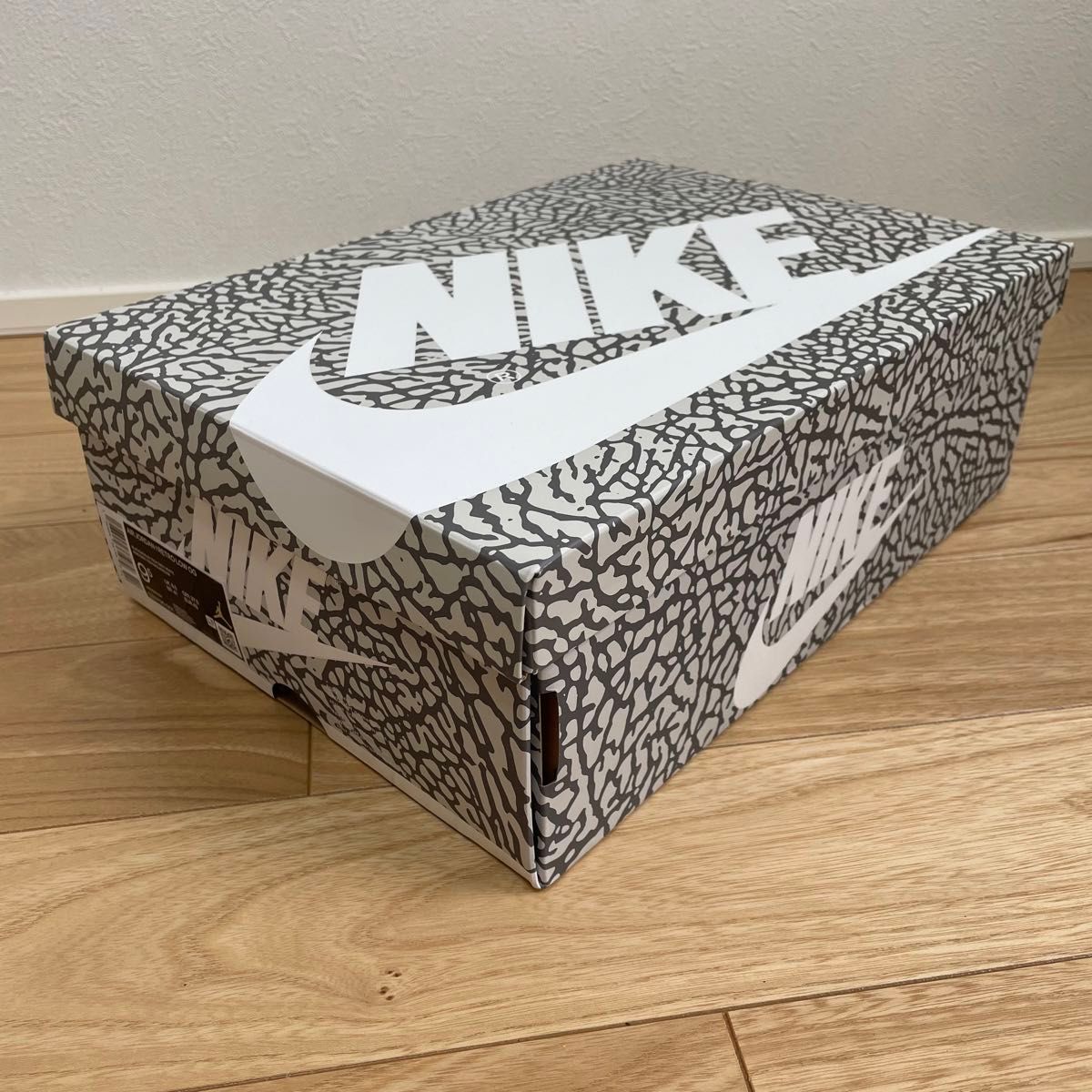 XH Travis Scott x Air Jordan 1 Low Black Gray Burst review Amelia 02