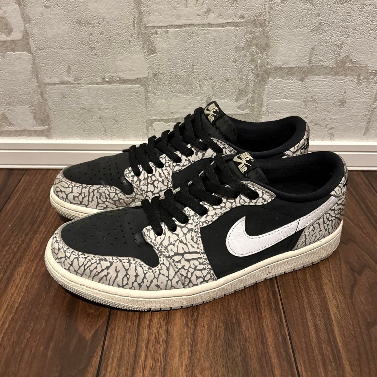 XH Travis Scott x Air Jordan 1 Low Black Gray Burst review Harper 04