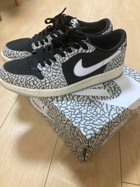 XH Travis Scott x Air Jordan 1 Low Black Gray Burst review Ella 05