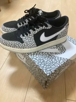 XH Travis Scott x Air Jordan 1 Low Black Gray Burst review Ella 05
