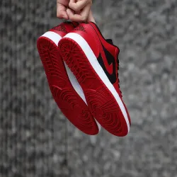 XH Air Jordan 1 Low Varsity Red review Lily 02