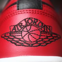 XH Air Jordan 1 Low Varsity Red review Lily 03