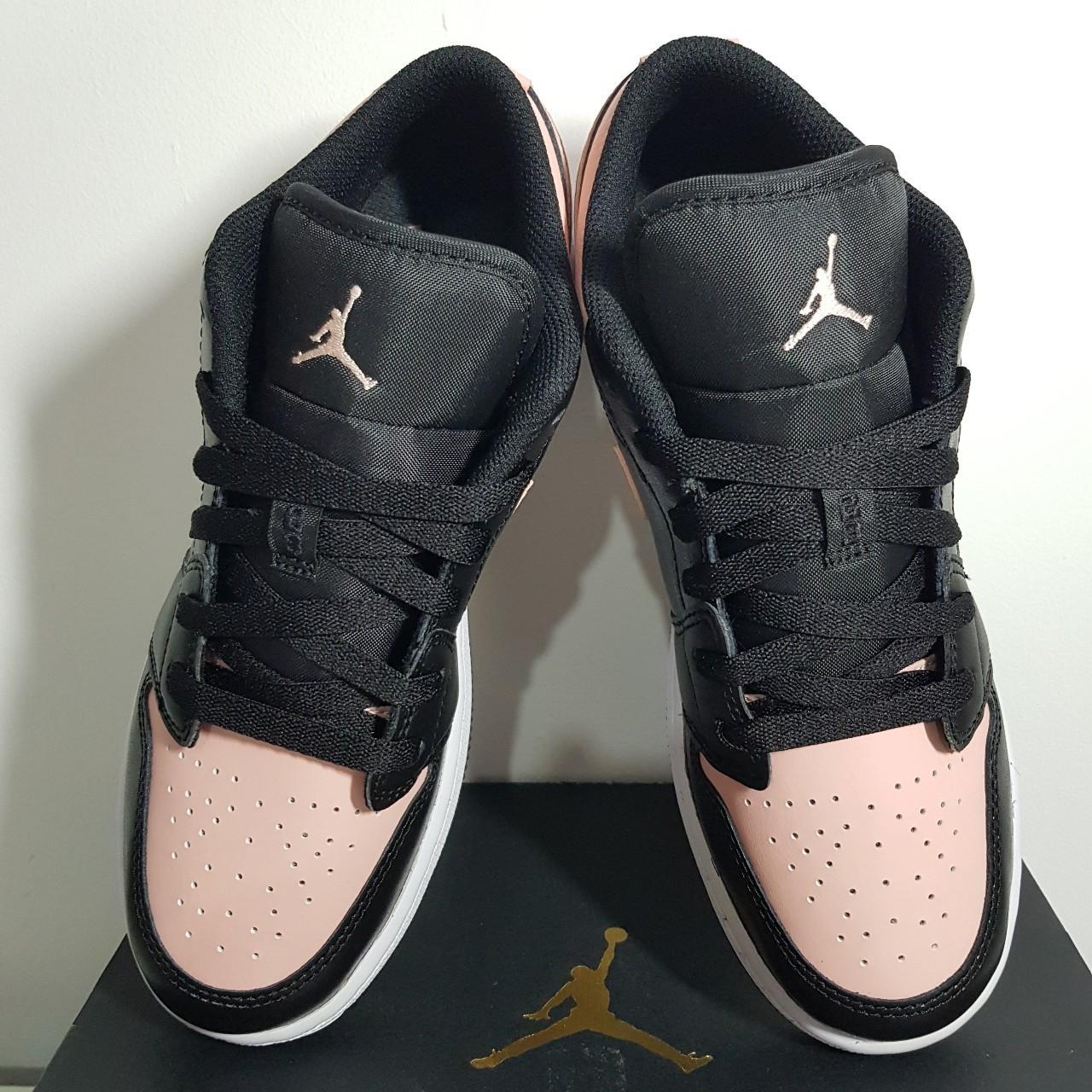 XH Air Jordan 1 Low Crimson Tint review Isabella 03