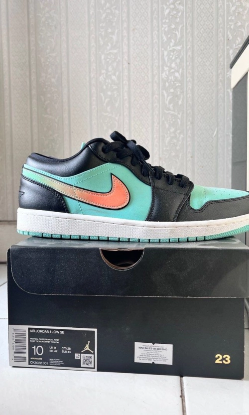 XH Air Jordan 1 Low SE Tropical Twist review 